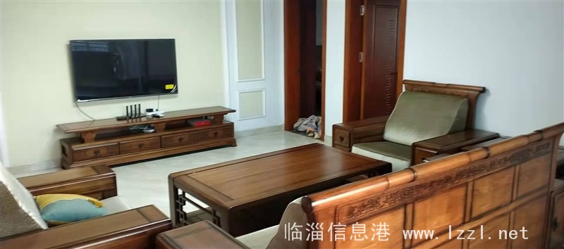 出售精裝修帶有高檔家具的新樓房（拎包入住）