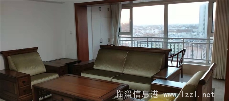 出售精裝修帶有高檔家具的新樓房（拎包入?。? border=